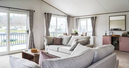 2 bedroom accommodation in Moortown