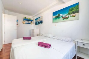 Free WiFi - Sea-View Villa with Sunset Private Pool (Llucmajor)