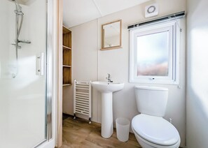 Bathroom - Silver 3 bedroom Caravan (Eamont Bridge)