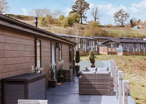 Terrace/patio - Pine Lodge VIP Hot Tub Pet Friendly (Bridgnorth)
