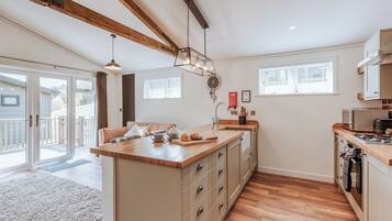 Fridge, oven, stovetop, toaster
