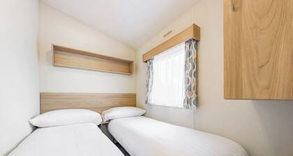 Silver 3 bedroom Caravan Pet Friendly