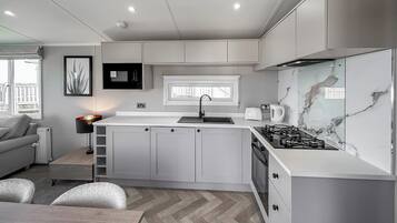 Fridge, oven, stovetop, toaster