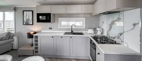 Fridge, oven, stovetop, toaster