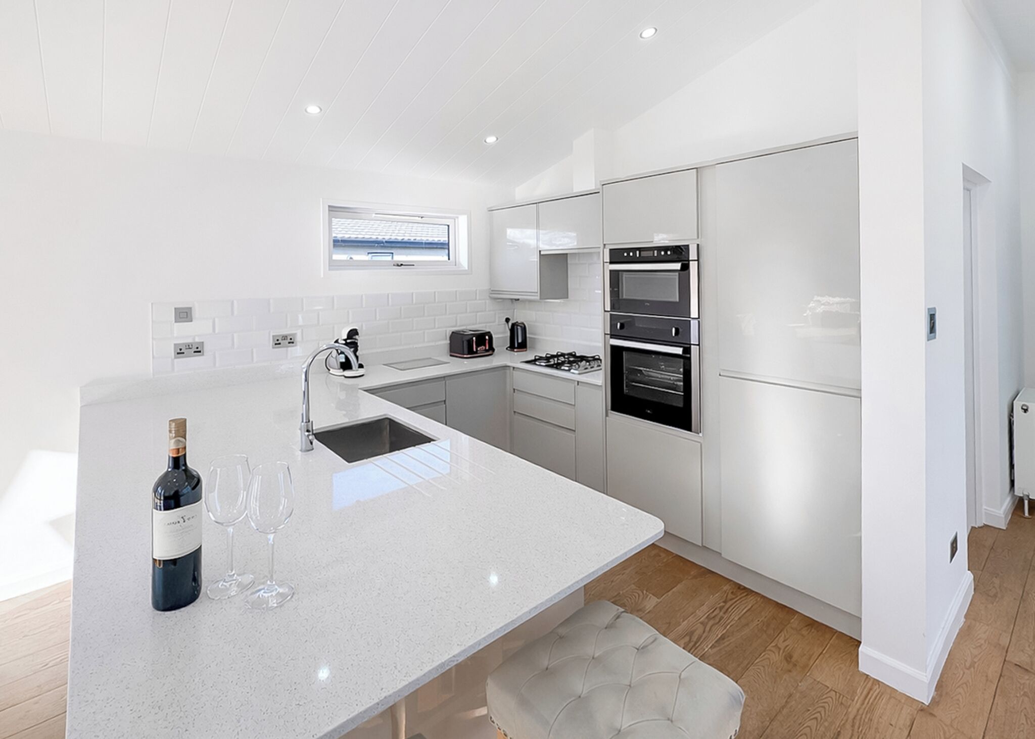 Fridge, oven, stovetop, toaster