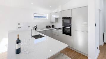 Fridge, oven, stovetop, toaster