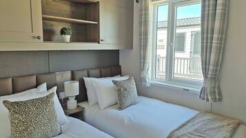 2 bedrooms