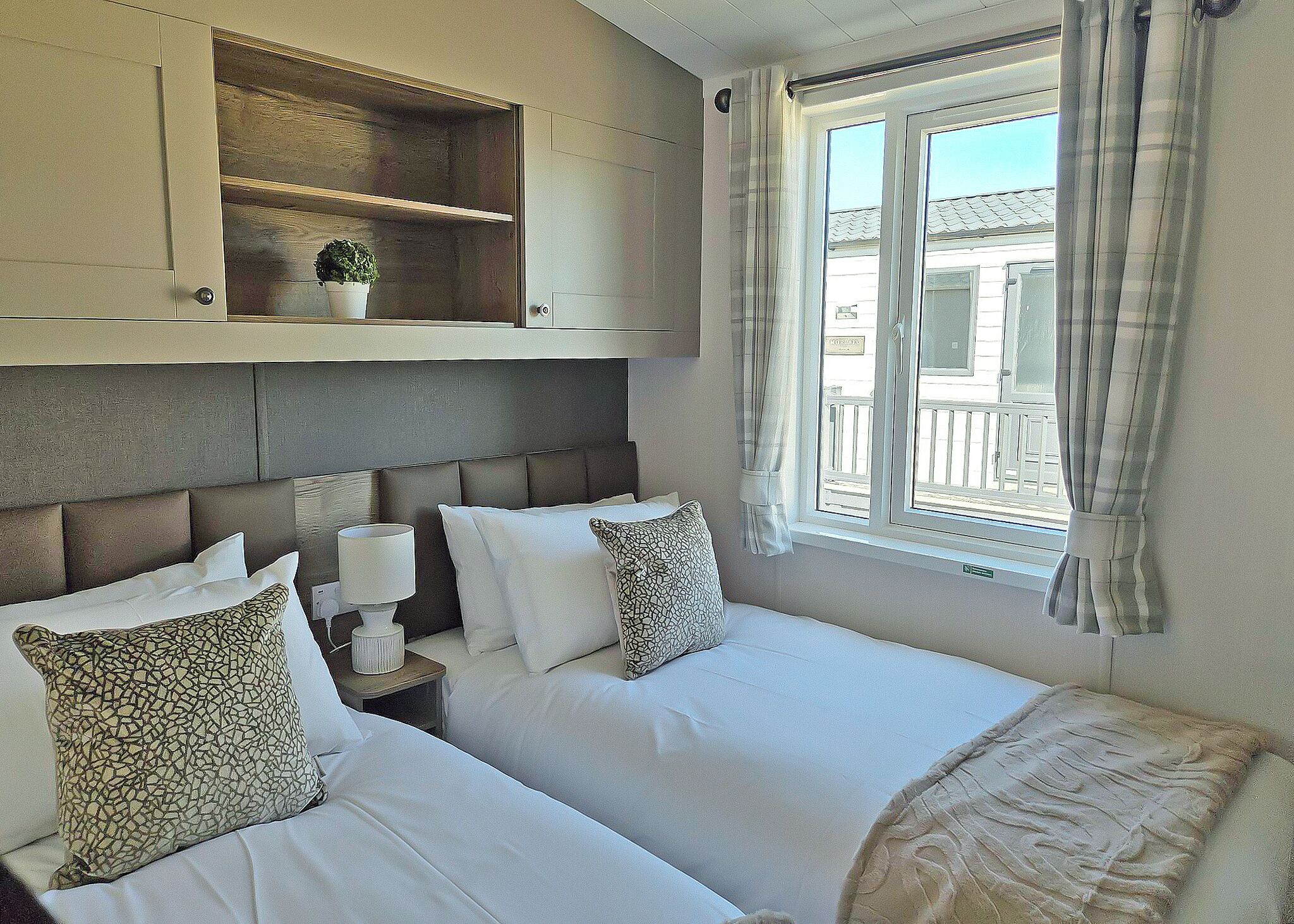 2 bedrooms
