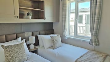 2 bedrooms