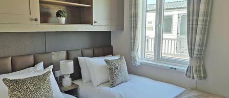 2 bedrooms