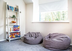 Children’s area - 3 bedroom accommodation in Sewardstone (Sewardstone)