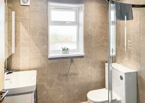 Bathroom - 2 bedroom accommodation in Isle Of Anglesey (Isle Of Anglesey)