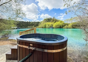 Outdoor spa tub - 3 bedroom accommodation in Halling (Halling)