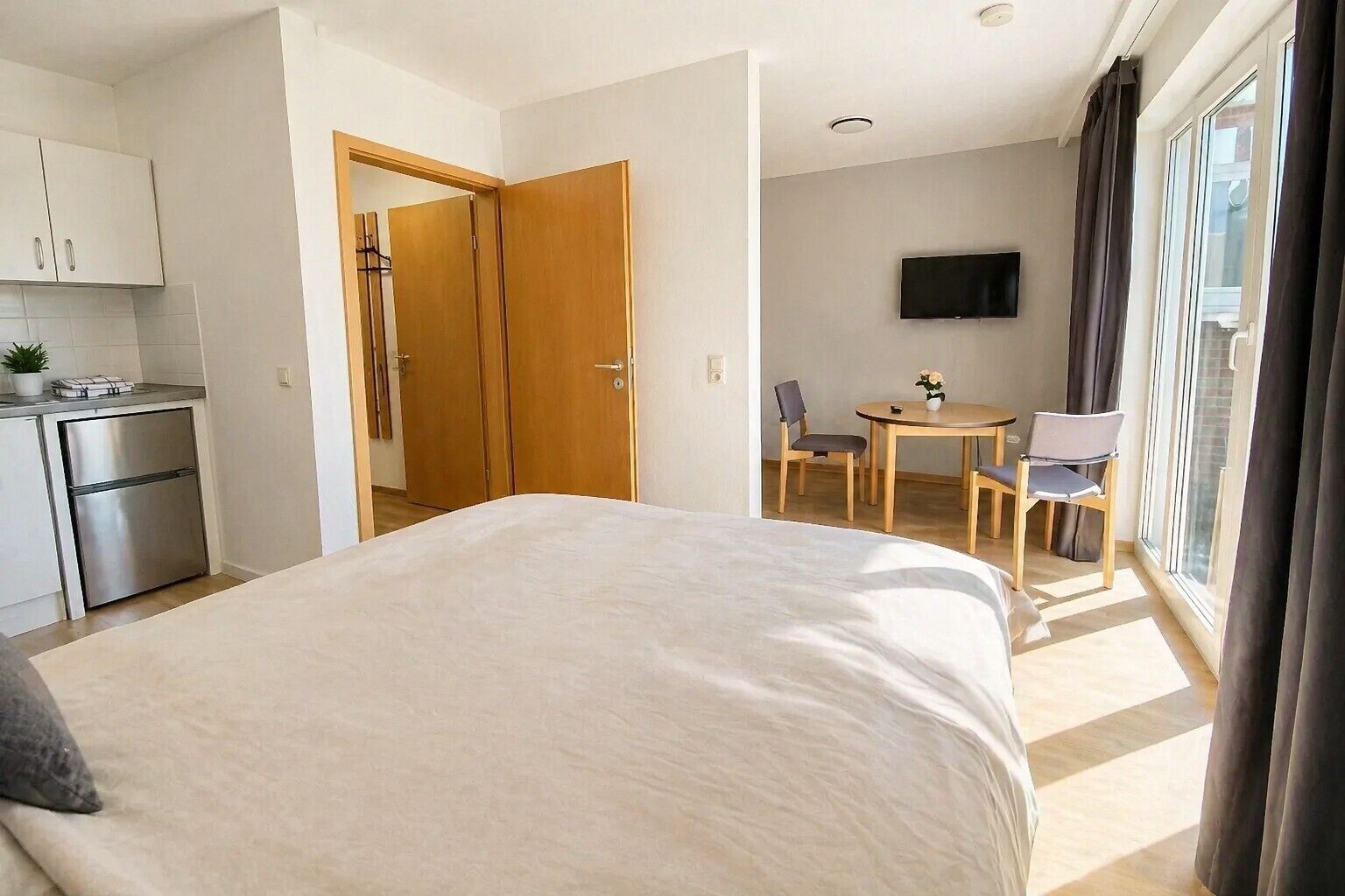 WiFi, bed sheets