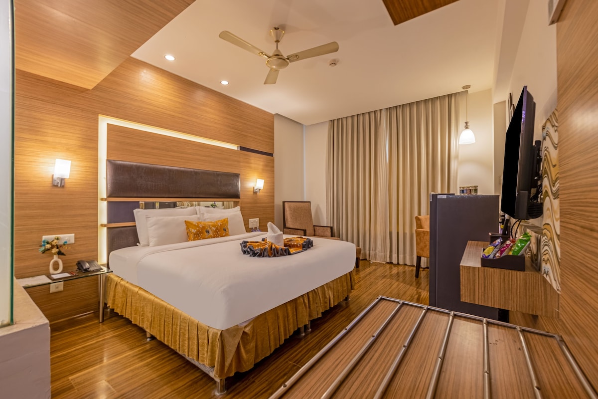 Executive Double or Executive Twin Room with Air Purifier & Bathtub | Free WiFi