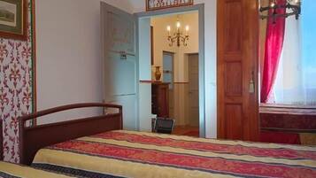 Chambre Double ou avec lits jumeaux | Coffres-forts dans les chambres, Wi-Fi gratuit, draps fournis