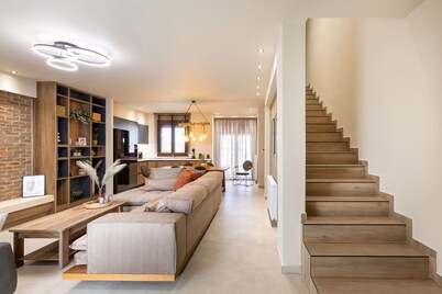 Gaia- A luxurious contemporary villa in a peaceful location