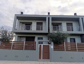 Exterior - Gaia- A luxurious contemporary villa in a peaceful location (Giannouli)