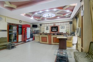 Lobby - Deluxe with Twin BedHotel Roop Palace (Jaipur)