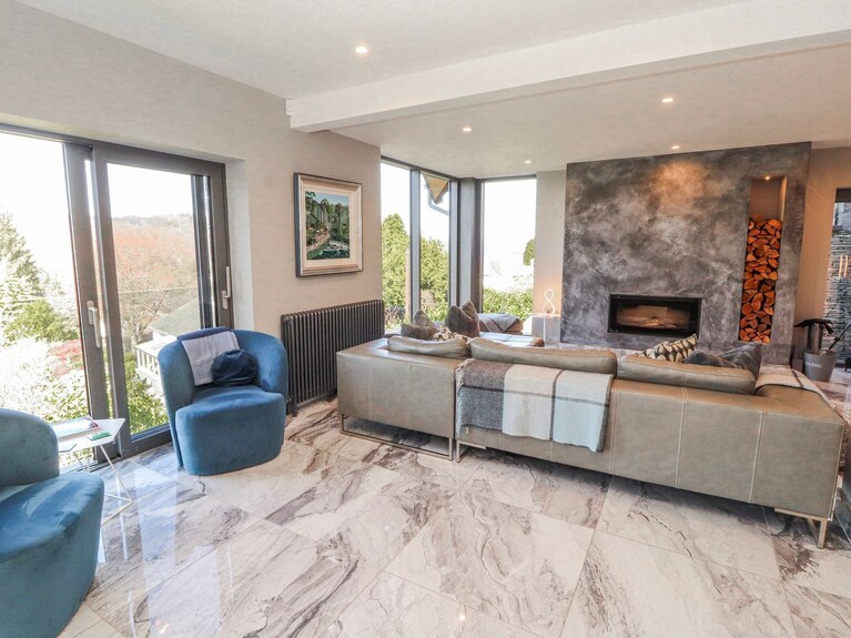 Midways, Family Friendly, With Hot Tub In Bowness-on-windermere - Windermere