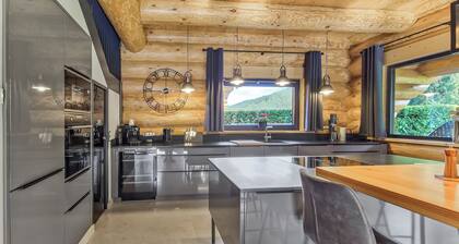 Vacation log cabin Black Forest 4 - Luxury chalet with sauna & whirlpool on the Feldberg
