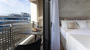 1 bedroom, desk, travel crib, WiFi (free) - Sunday Residence and SPA Split One-Bedroom Suite (Split)