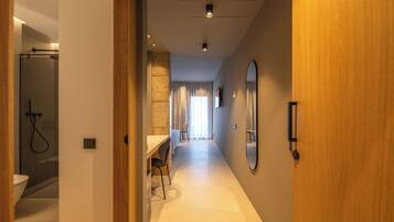 Premium Apartment, Garden View | Interior