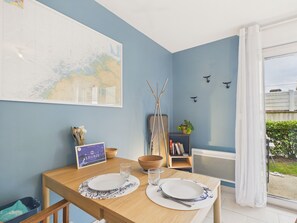 Interior - 50 m from the beach - Apartment with terrace for 2 (Plouguerneau)