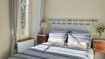 1 habitación, wifi y ropa de cama