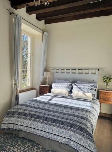 Petite Chambre – Charming Château Room with Garden Views