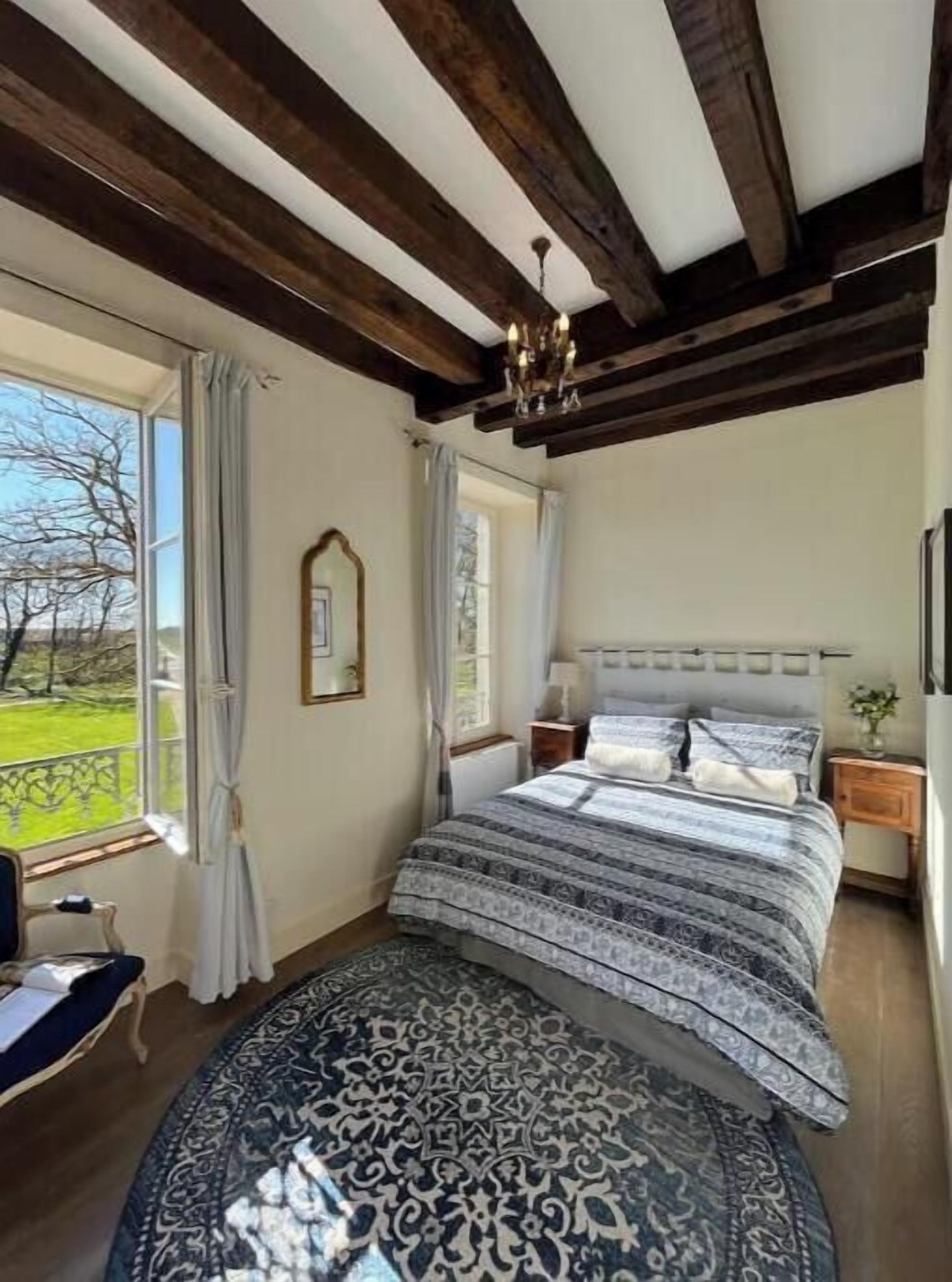 WiFi, bed sheets