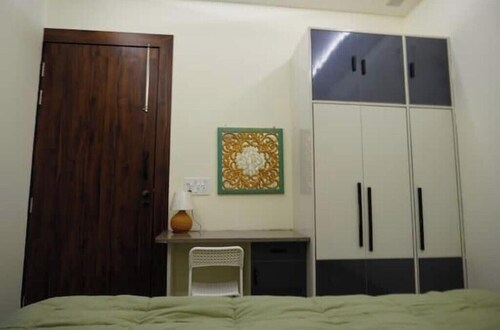 Shahatoot Stays – Elegant 2BHK Retreat in Dayalbagh, Agra
