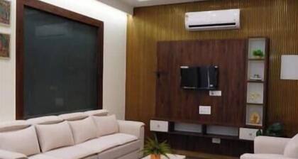 Shahatoot Stays – Elegant 2BHK Retreat in Dayalbagh, Agra