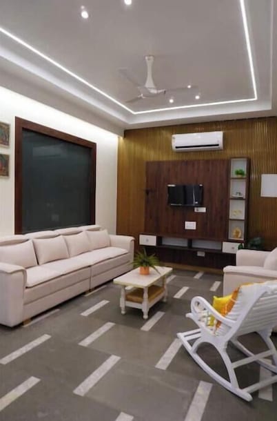 Shahatoot Stays – Elegant 2BHK Retreat in Dayalbagh, Agra