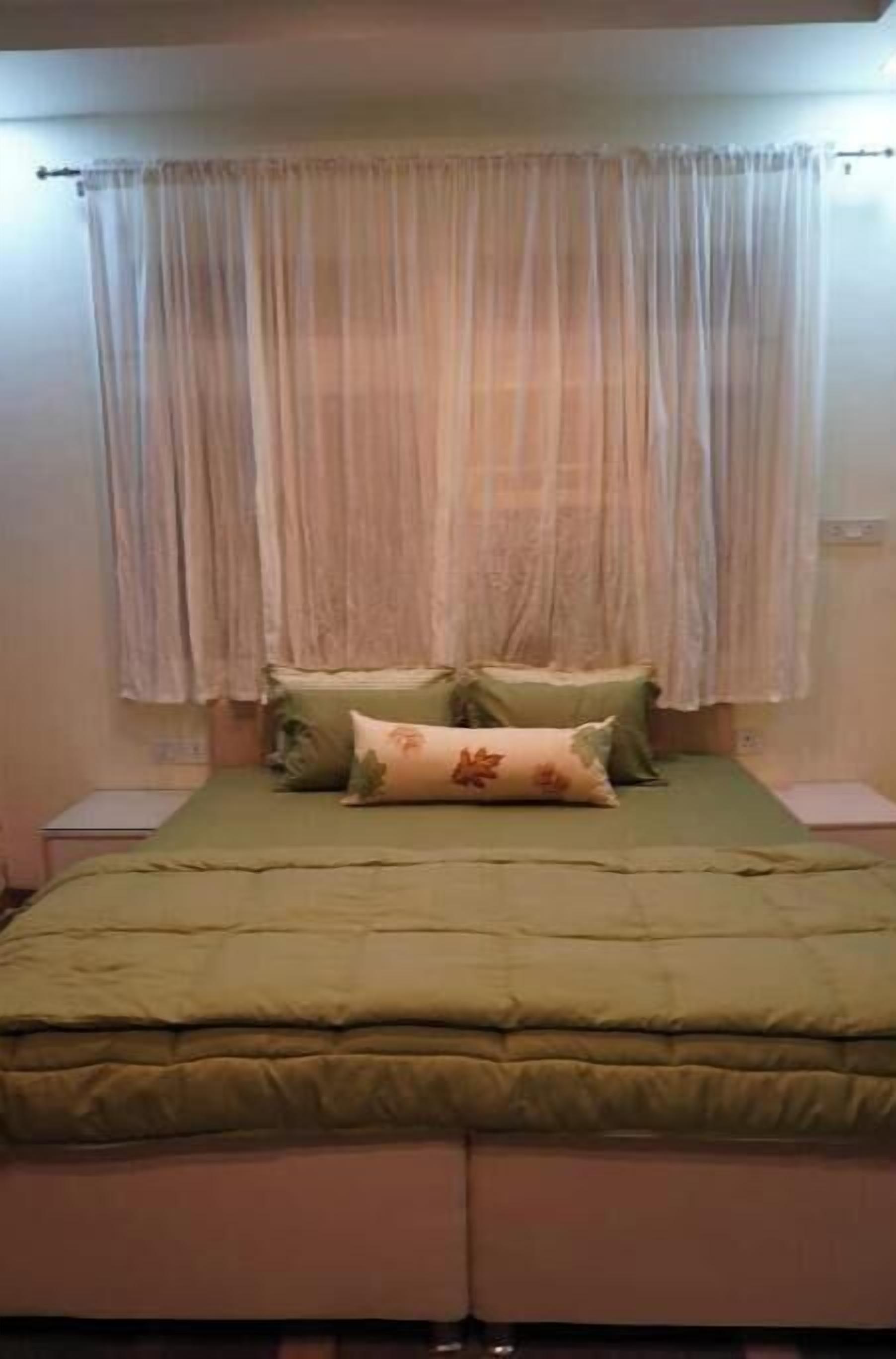 2 bedrooms, WiFi, bed sheets, wheelchair access