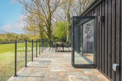 Rookery Lodge is Laid back luxury in 9 acres of countryside right near the beach