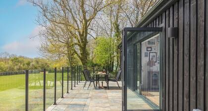 Rookery Lodge is Laid back luxury in 9 acres of countryside right near the beach
