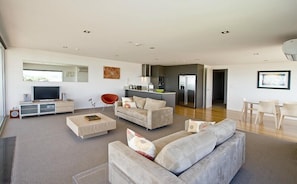Deluxe Penthouse, Balcony, Ocean View | Living area - Ohope Beach Resort (Ōhope)