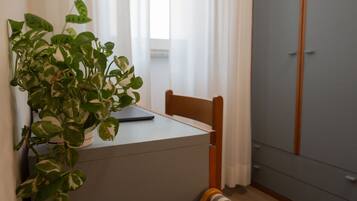 Classic Single Room, Non Smoking, Pets Allowed | Interior