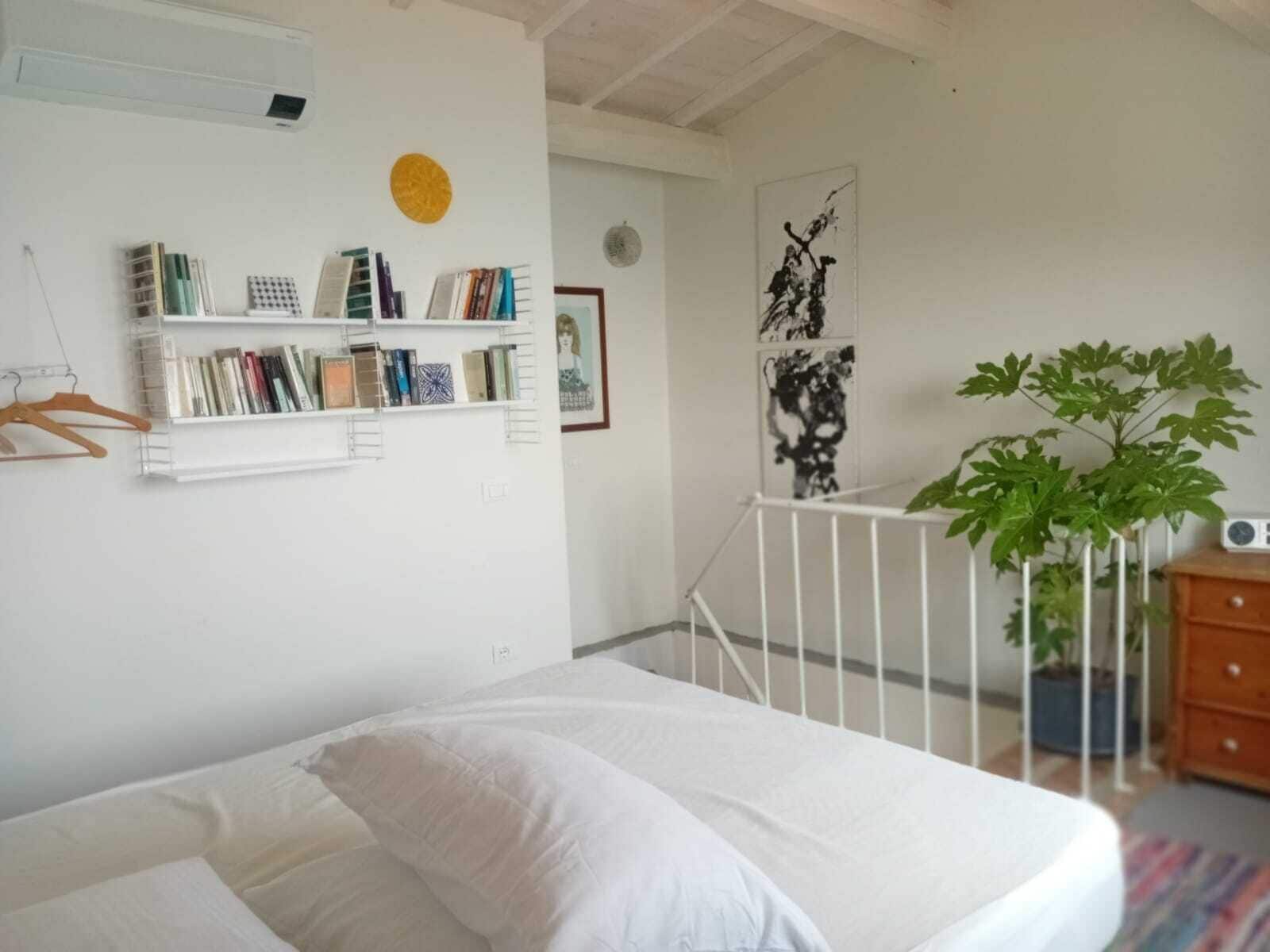 WiFi, bed sheets