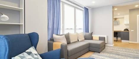 Deluxe Apartment, Balcony, Courtyard View | Living area