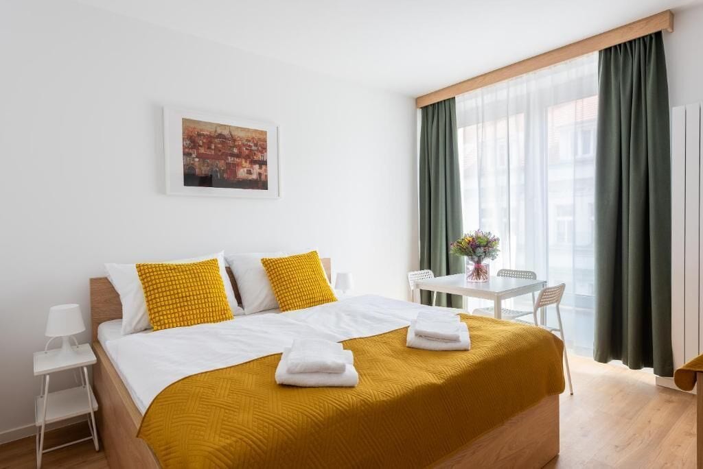 Classic-Dreibettzimmer | Schreibtisch, Verdunkelungsvorhänge, schallisolierte Zimmer