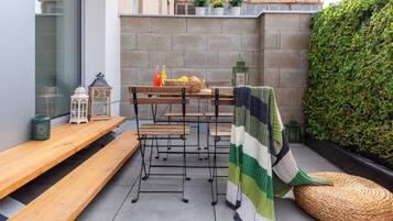 Classic Double Room | Outdoor dining