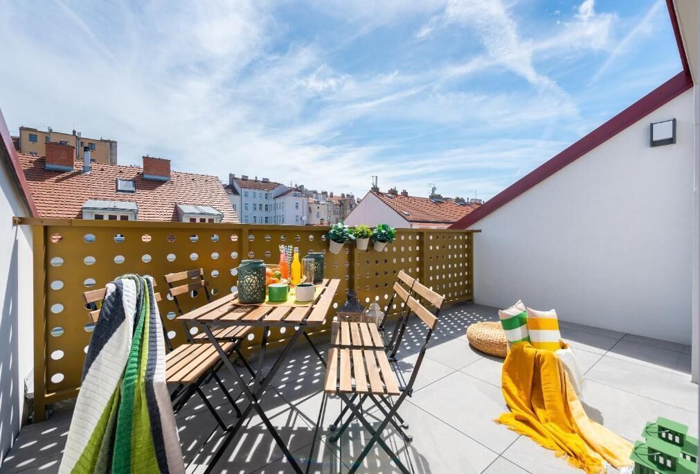 Suite, Balcony | Outdoor dining