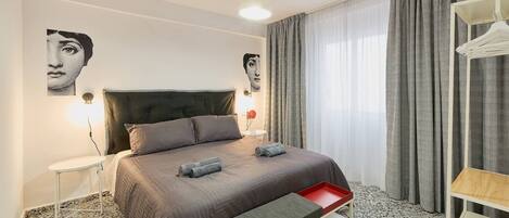 Iron/ironing board, free WiFi, bed sheets