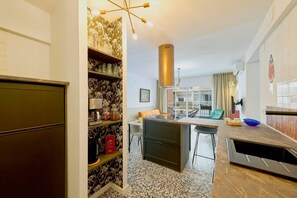 Fridge, microwave, stovetop, coffee/tea maker - Rafaela Málaga by Lovely Home (Málaga)