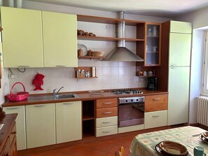 Apartment | Private kitchen - Lakeview Apartment in Luino for 4 (Luino)