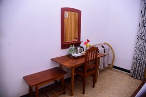 Comfort Double Room, Balcony, Garden View | Dining - Travel Rest Inn (Ella)