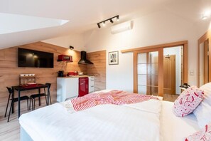 Classic Double Room, City View | Blackout curtains, soundproofing, free WiFi - Libero Residence (Hlavní město Praha)