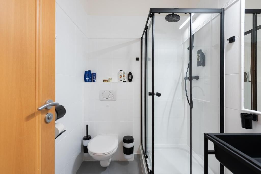 Classic Double Room, City View | Bathroom